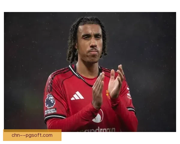 曼联重金签约法国中卫约罗打造铁血防线引发关注